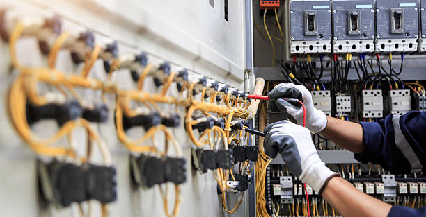 Professional Electrician technician working in Riverview, DE
